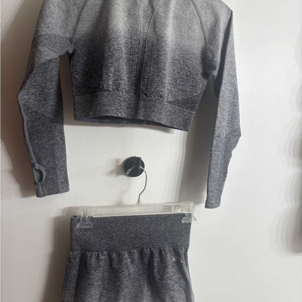 AYBL Ombre Two-Piece Athletic Set Size L